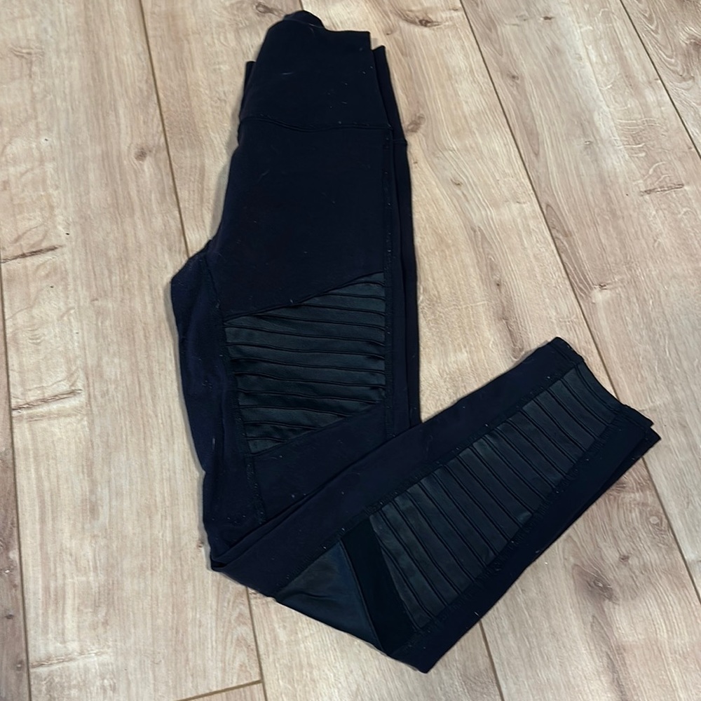 Alo moto leggings